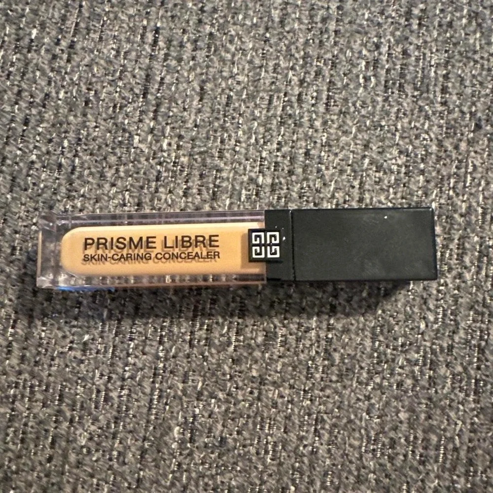 Givenchy Prisme Libre skin-caring concealer in shade W310
